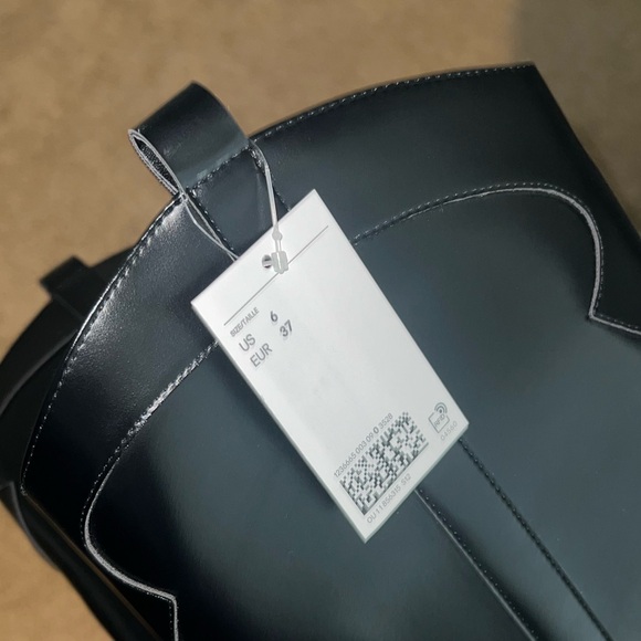 Black Leather Knee-High Boots - Picture 4 of 6